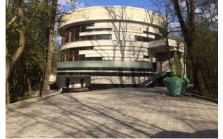 Hotel. Gorgeous location in the forest zone of the park.